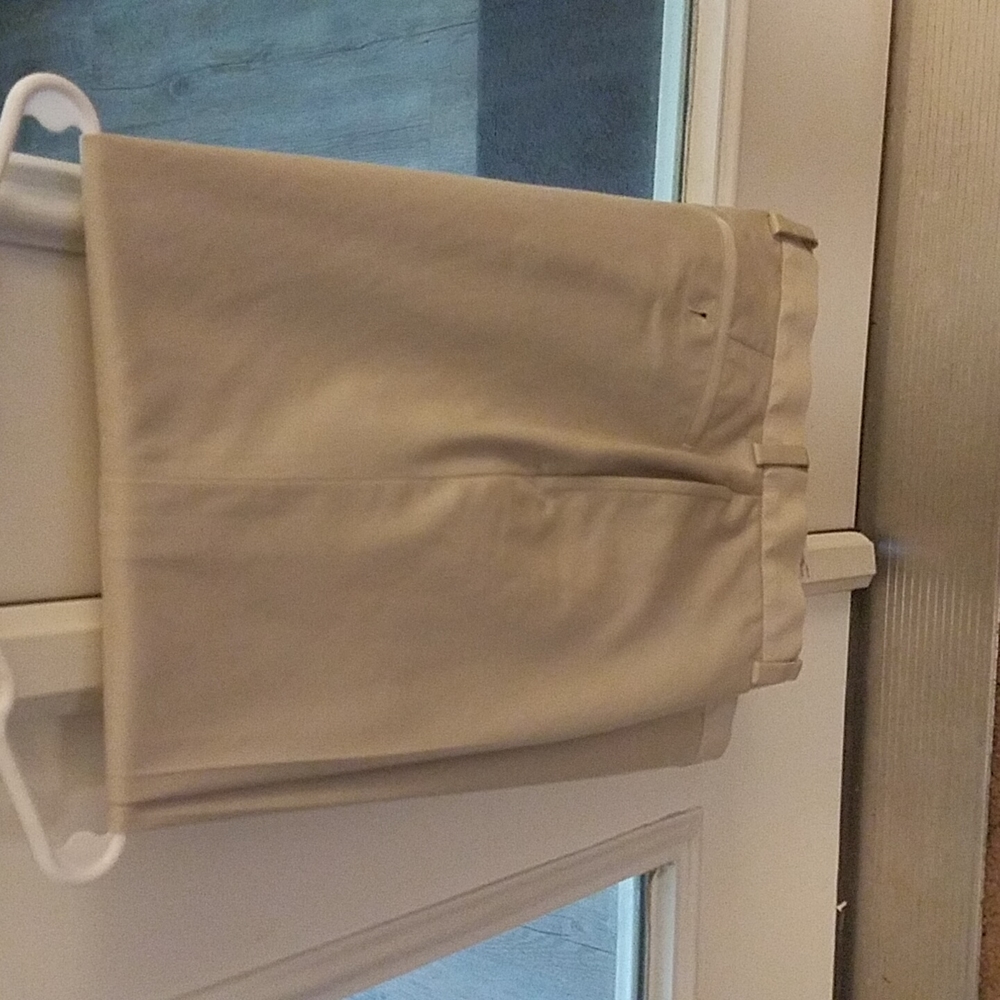 Brooks Brothers khakis size 31/32